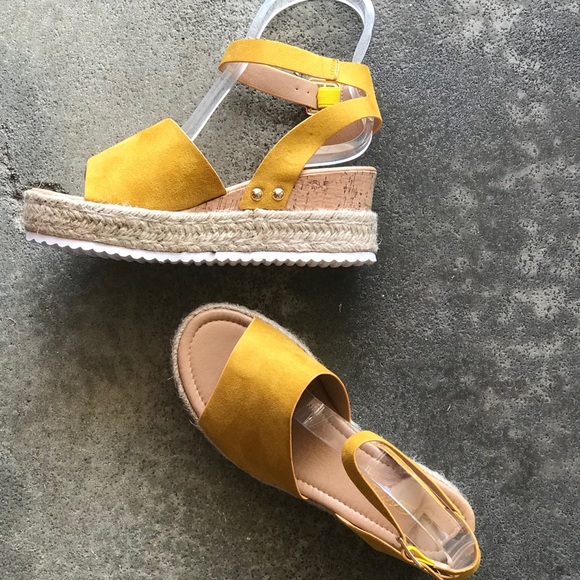 1 Left!Elegant Mustard Espadrille Platform Sandals - Picture 7 of 8